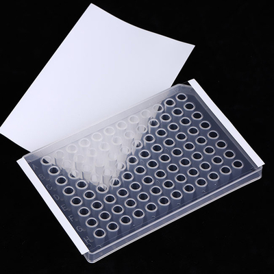 PCR ฟิล์มป้องกันการซึมผ่านสูง 96 Well Microplate ฟิล์มปิดผนึกโปร่งใส PCR ฟิล์มปิดผนึกแผ่น