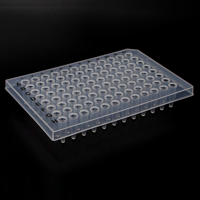 วัสดุสิ้นเปลืองในห้องปฏิบัติการแผ่น PCR 96 หลุมพร้อมฟิล์มปิดผนึก USP อนุมัติวัสดุ PP ฆ่าเชื้อแล้ว