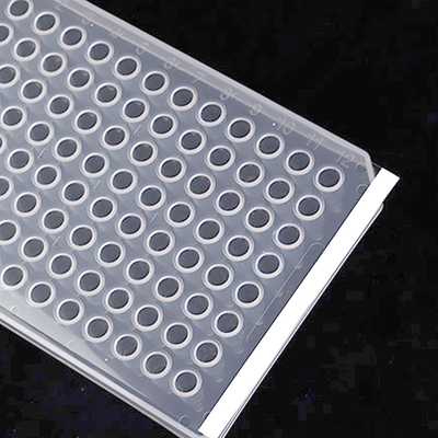 PCR ฟิล์มป้องกันการซึมผ่านสูง 96 Well Microplate ฟิล์มปิดผนึกโปร่งใส PCR ฟิล์มปิดผนึกแผ่น